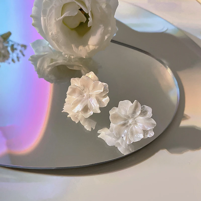 Orecchini a bottone con fiore bianco per donna Orecchini a fiore 2022 Nuovi accessori per gioielli da festa per ragazze adolescenti alla moda coreana moderna