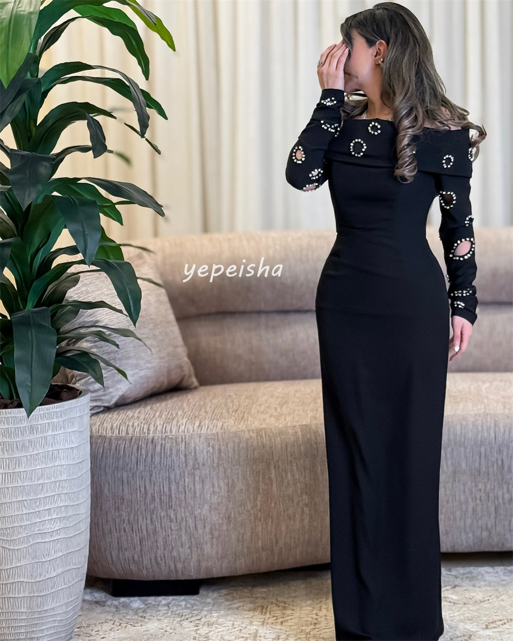 Maßgeschneiderte, moderne, modische Jersey-Kleider mit Strassfalten, gerade, schulterfrei, lange Kleider, maßgeschneiderte Anlasskleider, klassisch