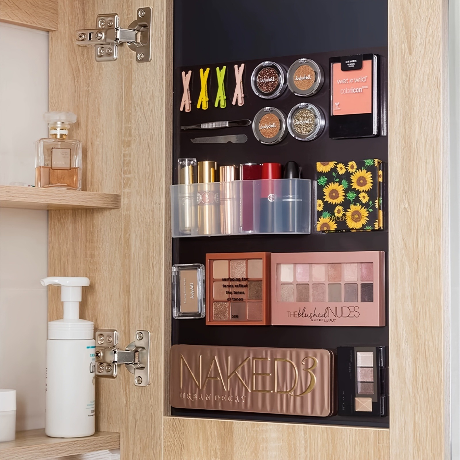 16pcs Magnetic Sheets with Adhesive Backing - Flexible & Stickers for Fridge, Whiteboard, Home Decor (Black, 3.51 x 3.51 cm)