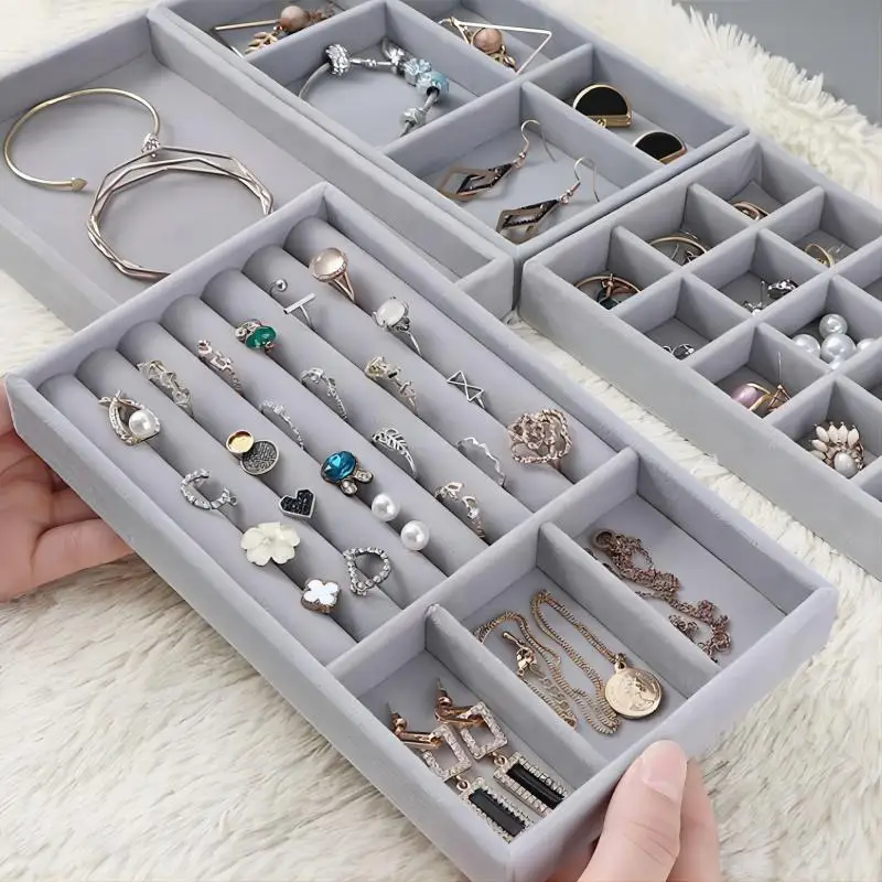 เครื่องประดับกํามะหยี่ STACKABLE ประณีตผู้ถือเครื่องประดับแบบพกพาแหวนต่างหูสร้อยคอเครื่องประดับกล่อง Organizer