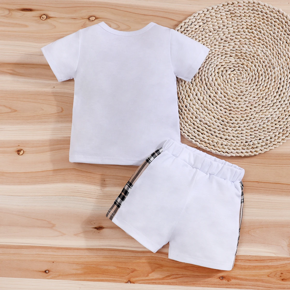 2 個 IURNXB ベビー服セット幼児半袖 Tシャツ + ショーツ漫画チェッククマプリントかわいい子供トップスパンツカジュアルスーツ 3-24M