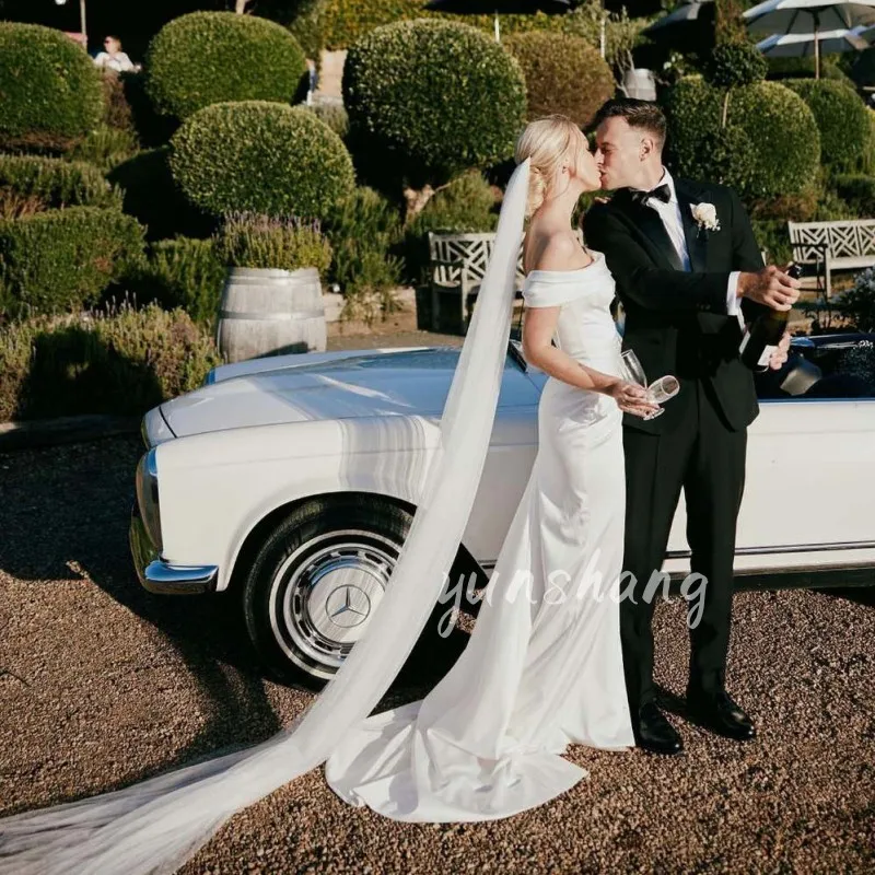 Yunshang Elegante Meerjungfrau Brautkleider Weiß Open Back Weg Von Der Schulter Satin Split Brautkleider Vestido De Novia Angepasst