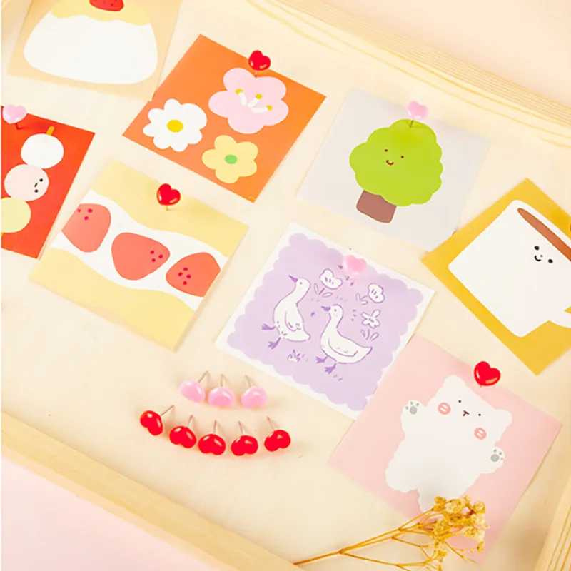 50 pieces/box Heart-shaped plastic push pins Made of high-quality cork board Safe colored push pins Office and school supplies