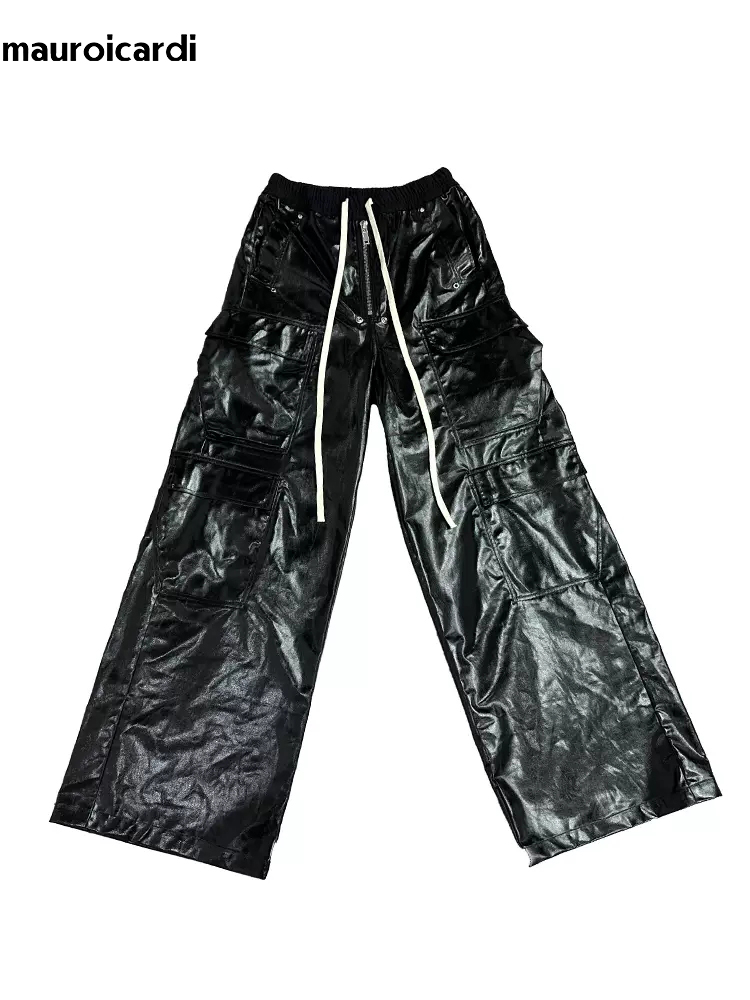 Mauroicardi Frühling Herbst Cool Black Shiny Reflektierende Pu Leder Breite Bein Hosen für Männer Kordelzug Taille Herren Designer Kleidung
