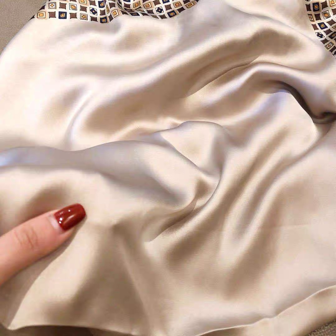 Lente Sjaal Dames Luxe Design Polyester Materiaal Gladde Sjaal Zacht Moslim Hoofddoek Strand 90x90cm