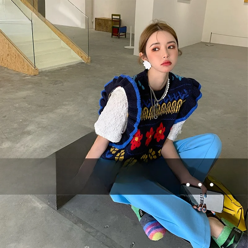 ファッショナブルなニットノースリーブセーターベスト女性の秋スタイル 2024 新着韓国スタイル V ネックストライプ柄トップ
