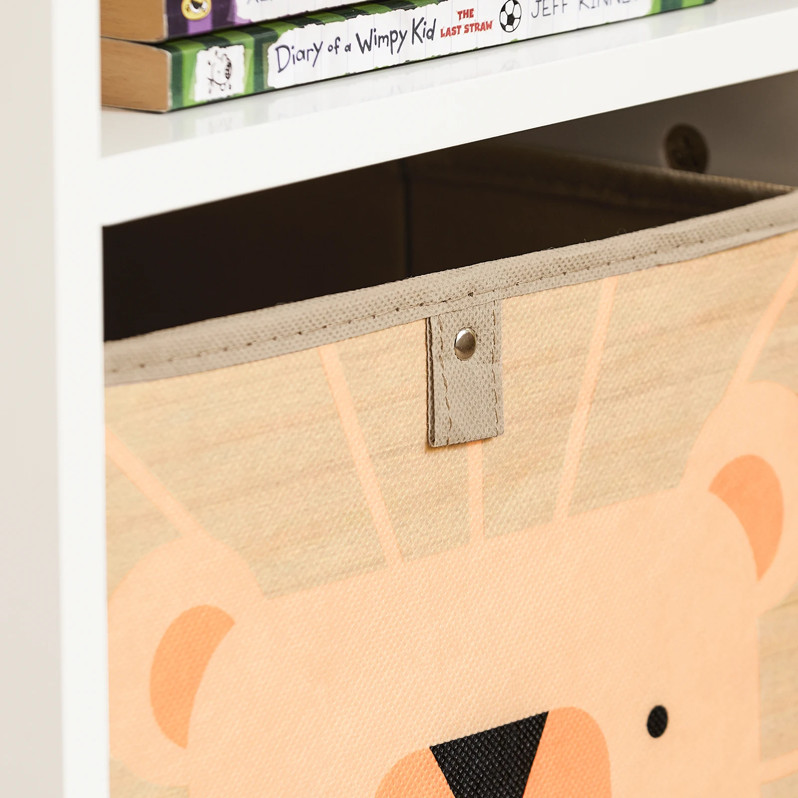 SoBuy KMB113-W Mesa infantil com 2 cadeiras Grupo de assentos infantis com armazenamento Playtable Mesa de atividades multifuncional para crianças