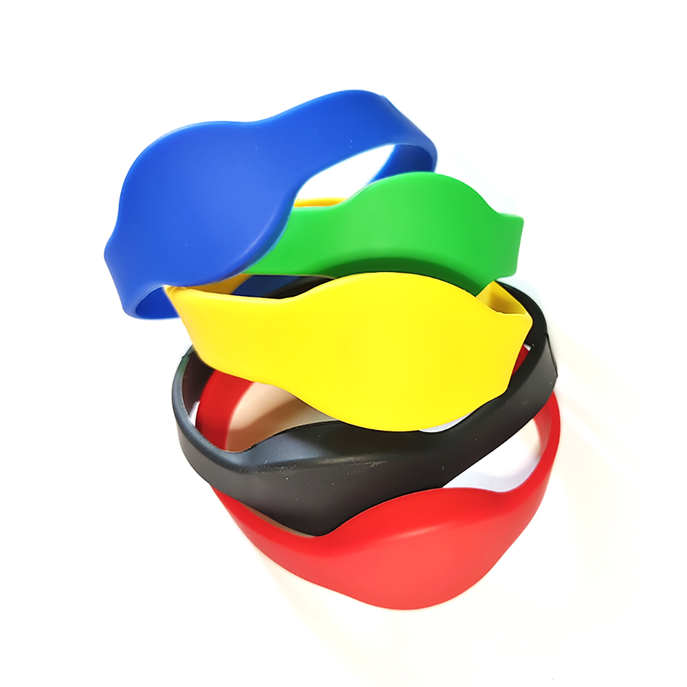 1Pc/Lot 125Khz T5577 EM4305 Rewritable RFID Bracelet Silicone Wristband Watch Copy Clone Blank Card In Access Control