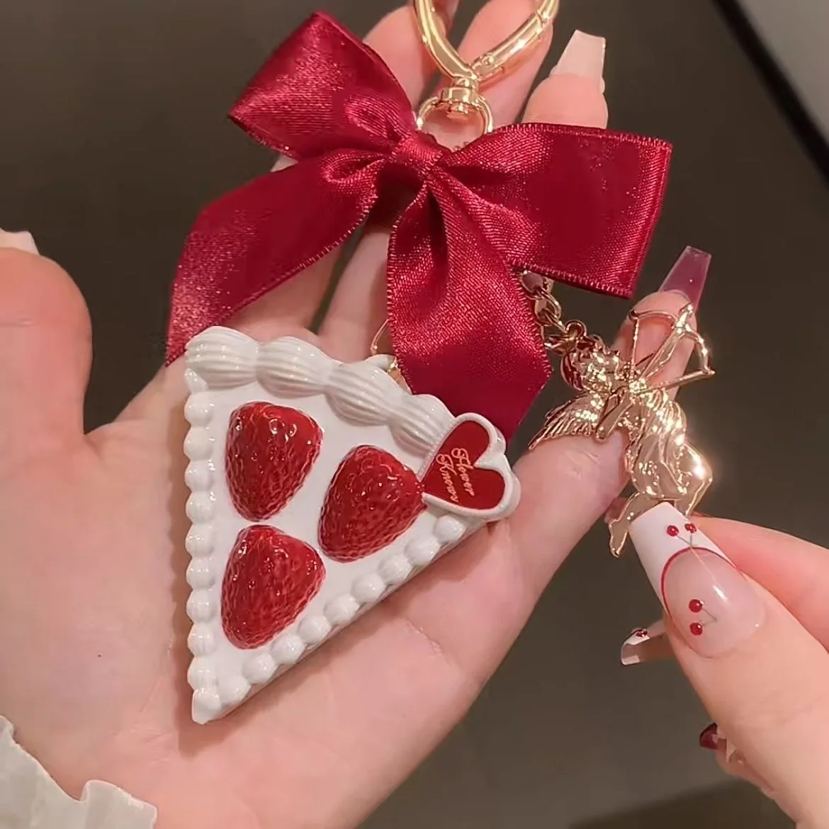 Flowerkaren morango cupido coleção anjo chaveiro sólido perfume bálsamo pingente perfumes para homem e mulher original 3g