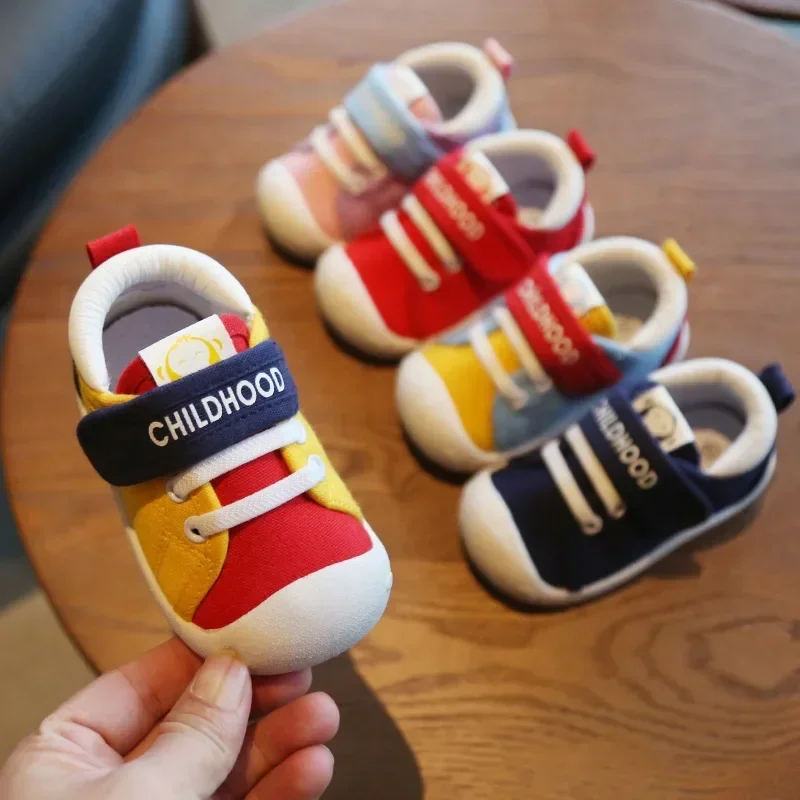 Zapatos de lona informales para niño y niña, zapatillas antideslizantes cómodas de fondo suave para primeros pasos, Primavera
