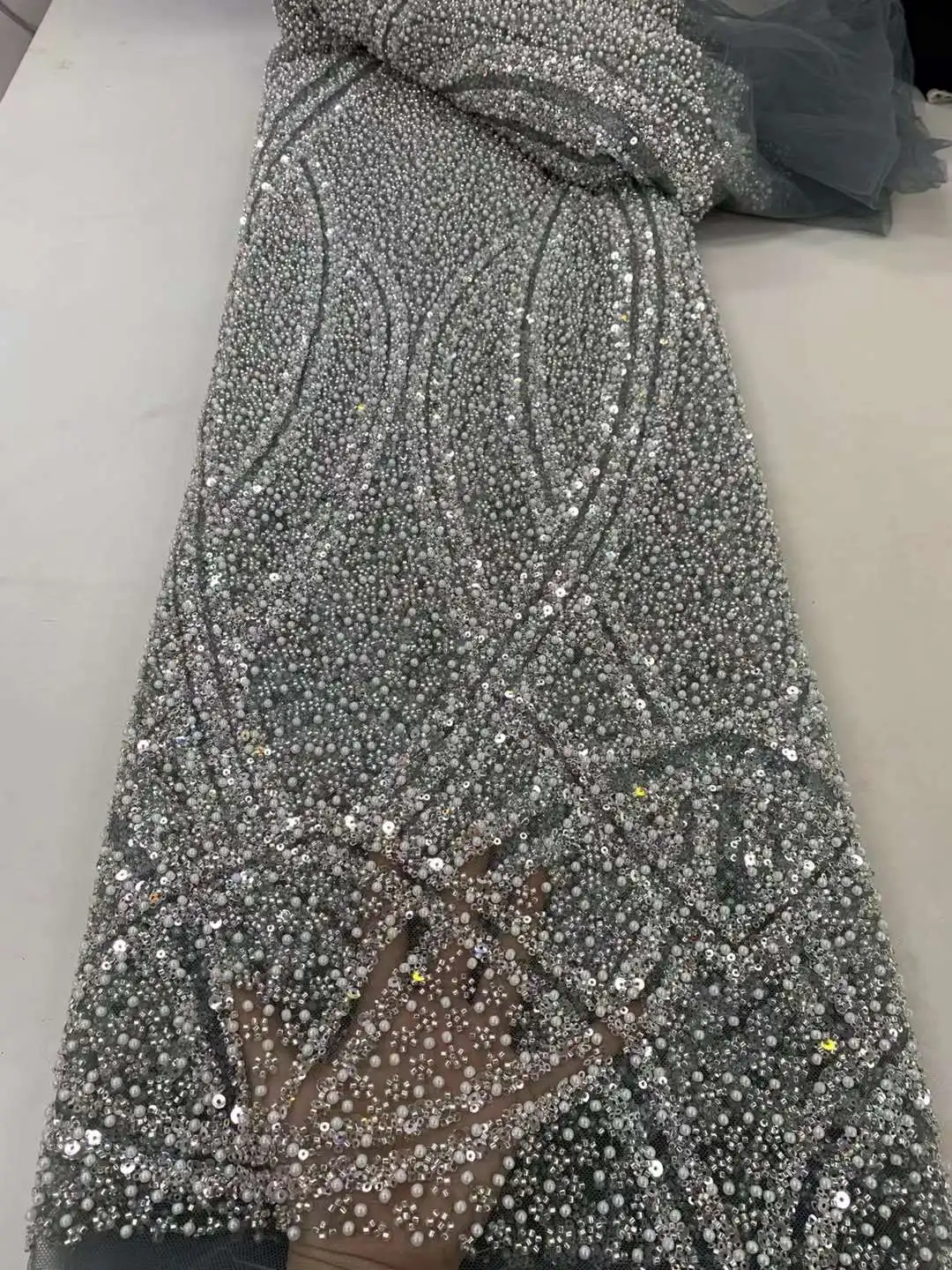 หรูหราแอฟริกันSequinsผ้าลูกไม้คุณภาพสูง 5 หลาเย็บปักถักร้อยภาษาฝรั่งเศสคําไนจีเรียผ้าลูกไม้Tulleผ้าสําหรับงานแต่งงานเย็บ