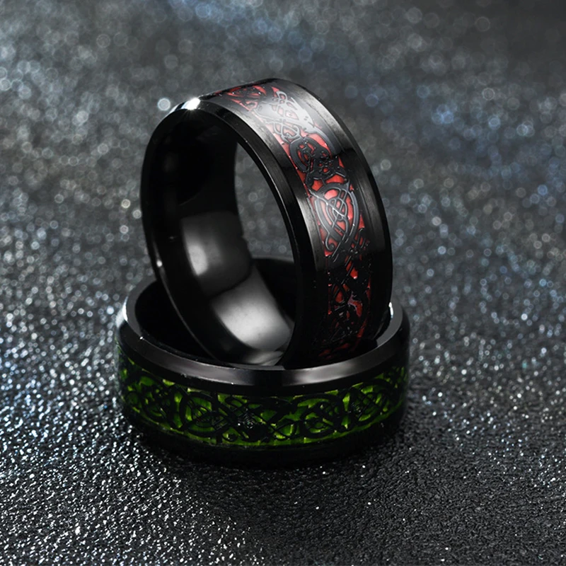 2023 แฟชั่นผู้ชายสแตนเลสแหวนมังกร Inlay สีม่วงสีดําคาร์บอนไฟเบอร์แหวนเครื่องประดับ 8 มม
