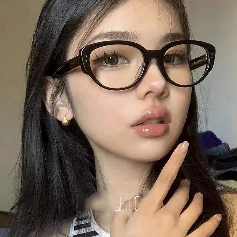 Gafas lisas de ojo de gato para hombre y mujer, lentes con montura de Pc para fiesta, con tachuelas de Metal, montura cuadrada, 2024