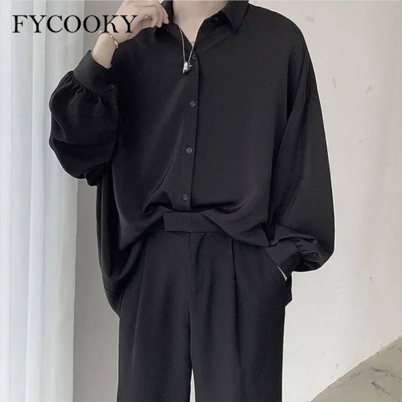 2025 Camicie nere a maniche lunghe da uomo Camicette comode coreane Camicia monopetto allentata casual con cravatta