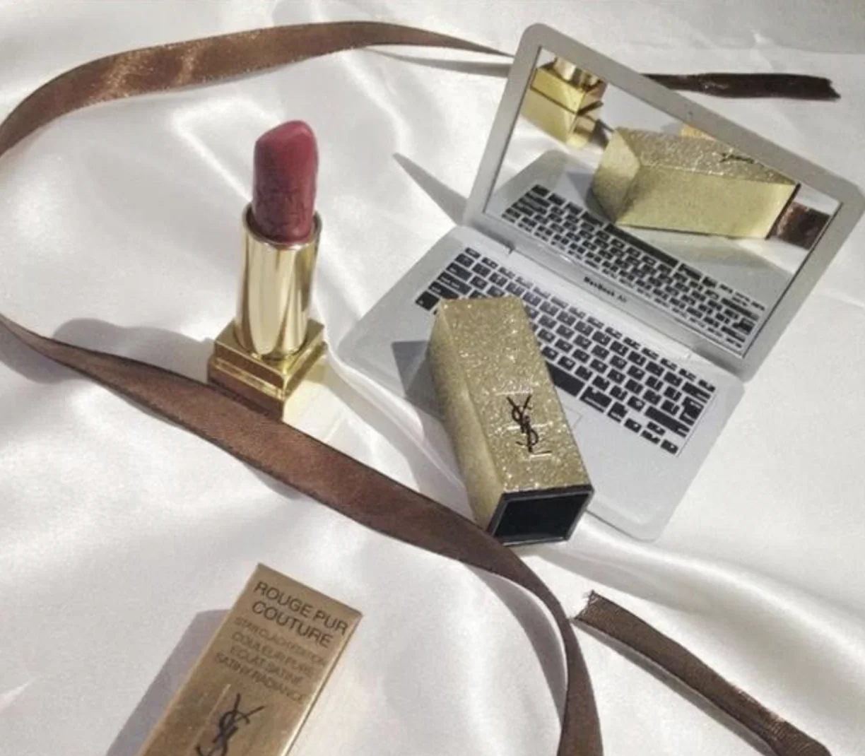 Mini Makeup Mirror Notebook Macbook New Design Portable Creative Props Photography High Quality Cosmetic Mirror