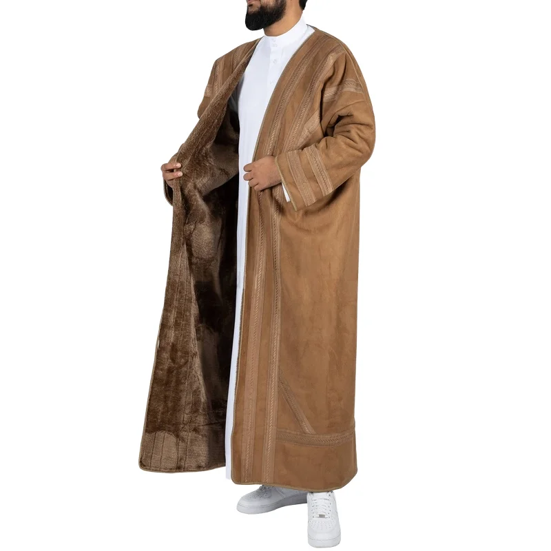 Groothandel nieuwe collectie 2025, OEM op maat gemaakte hoge kwaliteit heren winterbisht-jas Bisht Farwa voor gebed, gemaakt van polyester voor volwassenen
