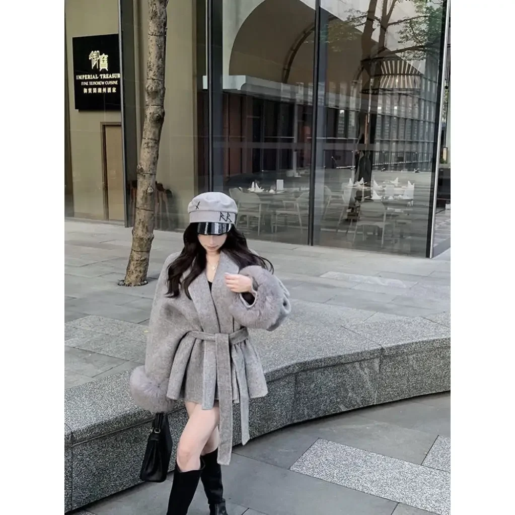 コスモ冬の新ルーズフィット怠惰なスタイルシックなファッション V ネックブレンドコート女性のためのワイドスリーブ生き抜くストライプ女性ウールコート