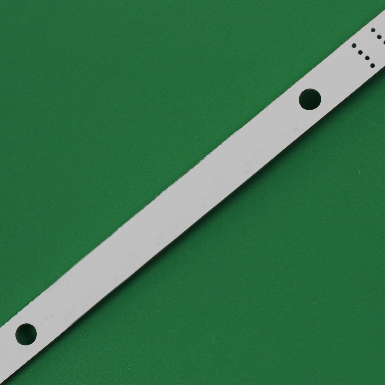 1 SZTUK Listwa świetlna LED do zamrażarki i lodówki do RONGSHENG / HISENSE E 349766   MDDZ-162A 1629348   DC12V 2W HCDM415LC