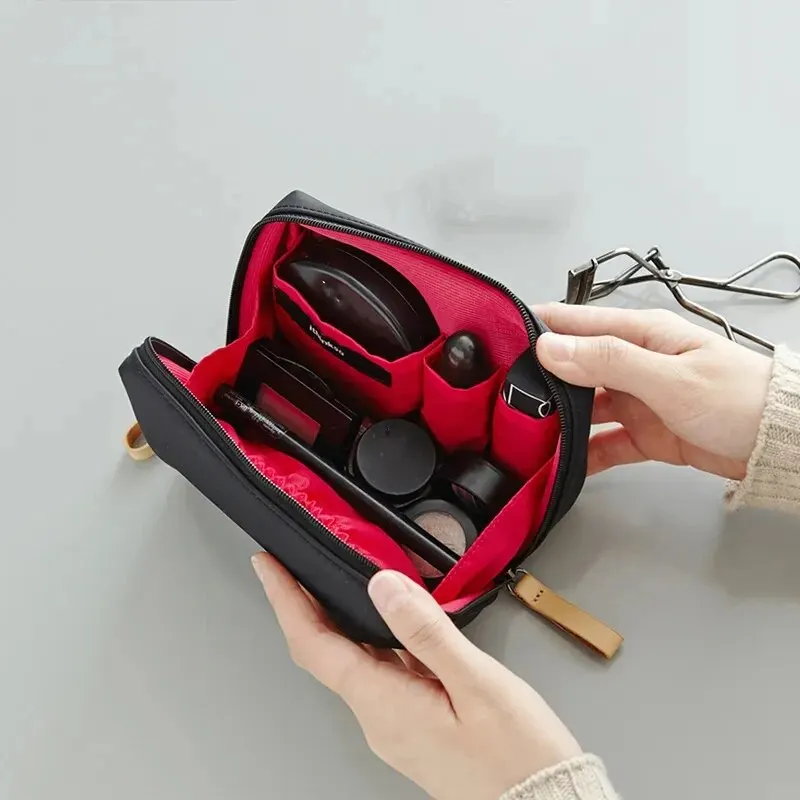 Bolsa de cosméticos para mujer, bolsa de maquillaje de estilo coreano de Color sólido, bolsa de aseo, estuche organizador de maquillaje impermeable, bolsa de lujo 2024