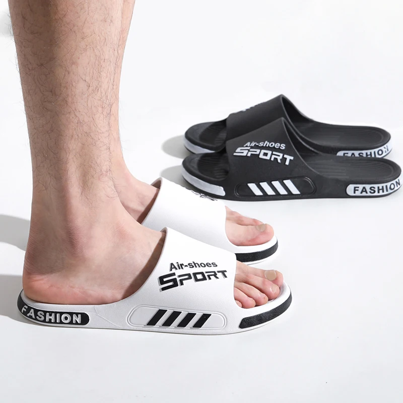 รองเท้าแตะผู้ชาย Sandal empuk พีวีซีสำหรับฤดูร้อนรองเท้าแตะชายหาดหนากันลื่นใช้ในบ้านรองเท้าแตะใหม่2024
