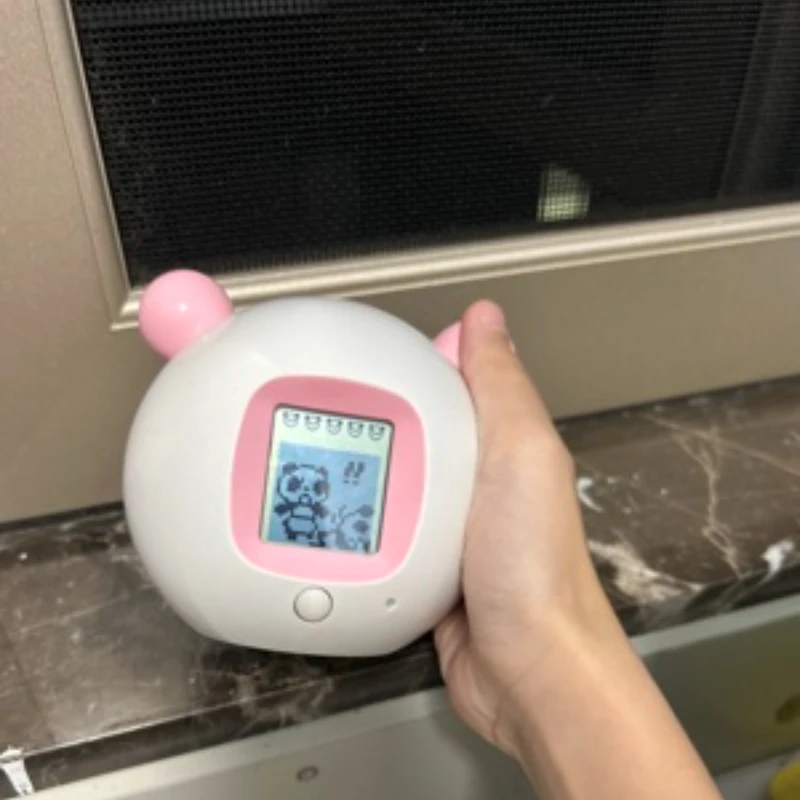 TAKARA TOMY Tamagotchi ของเล่นสำหรับเด็กคอนโซลเกมเสมือนจริง, กระปุกออมสินหน้าจอสีสำหรับสัตว์เลี้ยงอิเล็กทรอนิกส์