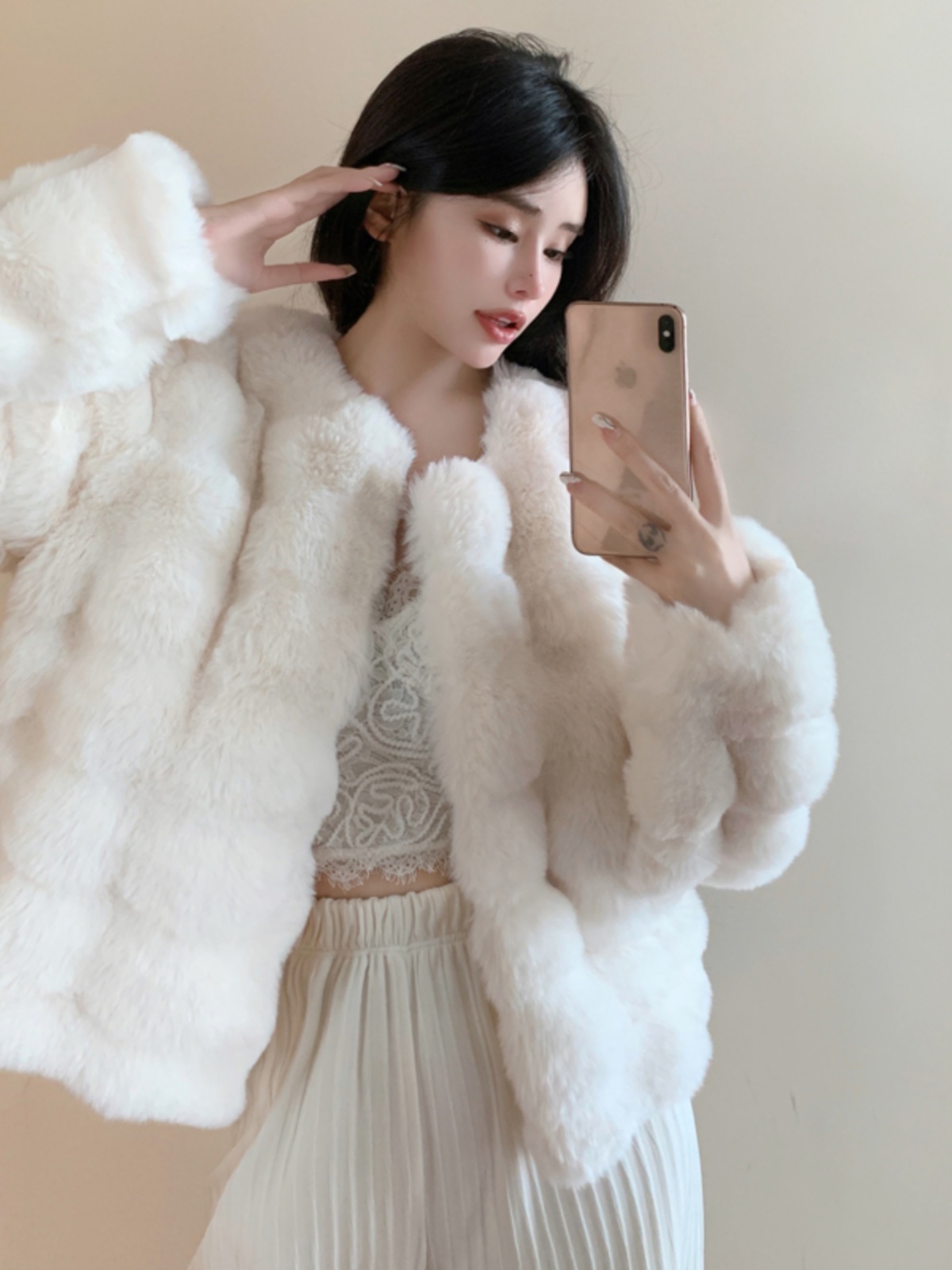 Young Women's Faux Rabbit Fur Coat Winter Thickened Eco-friendly Lamb Fur Short Plush Coat Korean Sle Commute Wave Element