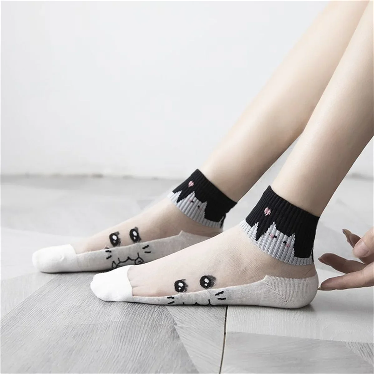 5 par/lote calcetines de verano calcetines femeninos transpirables de seda de cristal de gato blanco y negro calcetines cortos simples