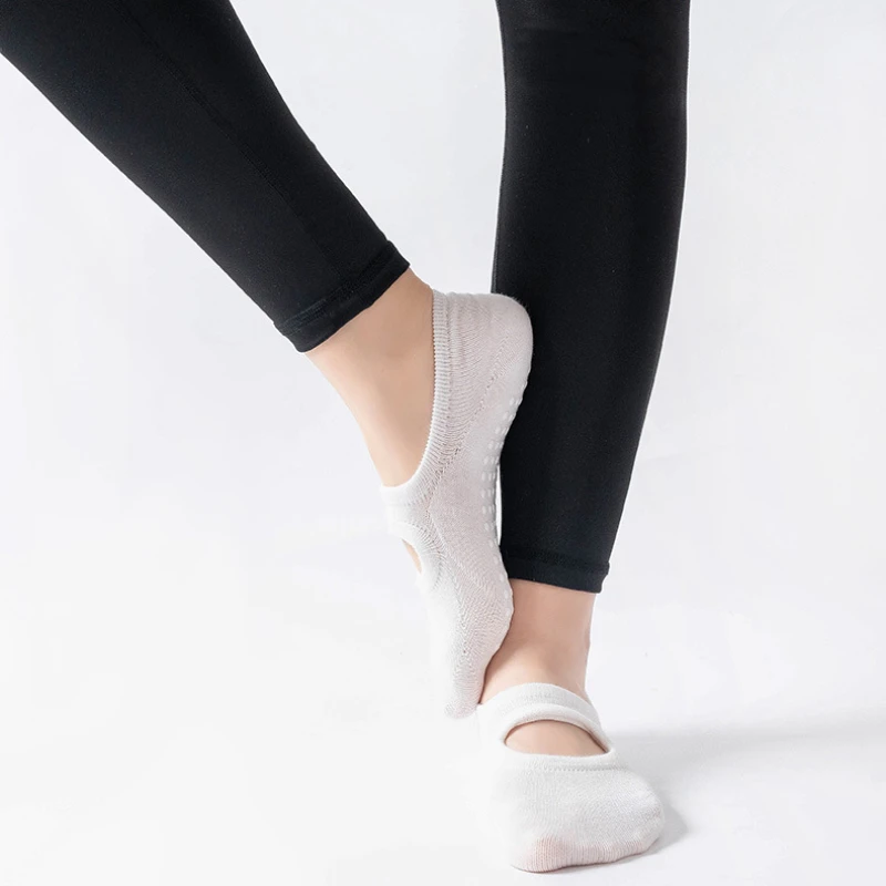 Calcetines de Yoga antideslizantes de silicona para mujer, medias deportivas transpirables con espalda descubierta de talla grande, calcetines invisibles de algodón de Color sólido para Pilates