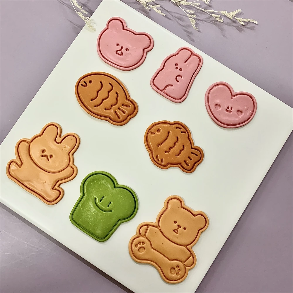 Cute Animal Cookie Embossing Stamp Fish Bear Rabbit Cake Mold Love Heart Shaped Cartoon Biscuit Mold Baking Biscuit Cutters