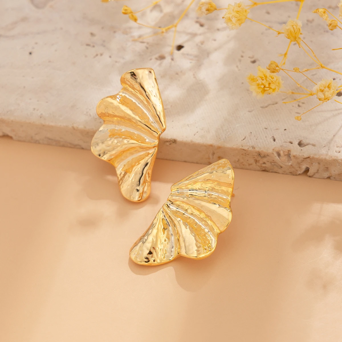 Ingemark Minimalist Tiny Maple Leaf STUD ต่างหูแนวโน้ม 2024 สําหรับผู้หญิงประณีต Punk เรขาคณิตเจาะต่างหูเครื่องประดับ