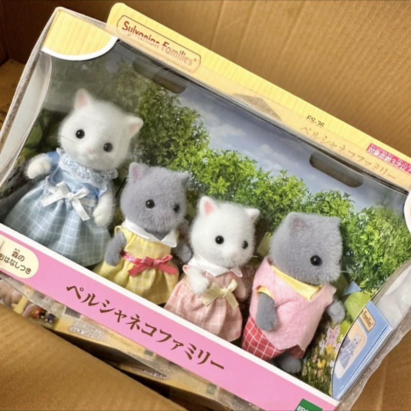シルバニアファミリーフィギュア,女の子のためのオリジナルの漫画のキャラクター,猫のモデル人形,PVCの像のおもちゃ,ギフトのセット