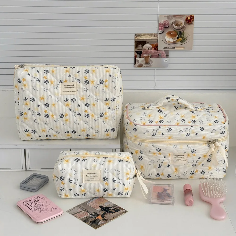 Vintage Leaf Print Large Capacity Women's Bag Makeup Cosmetic Toiletry Storage Pouch Handbag Travel Organizer Quilted Clutch Bag