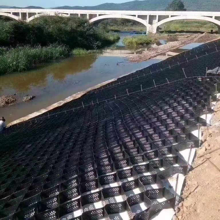 Géocellule en plastique HDPE texturée, géocellule en plastique, grille de gravier, système de confinement cellulaire, fabricant de géocellules