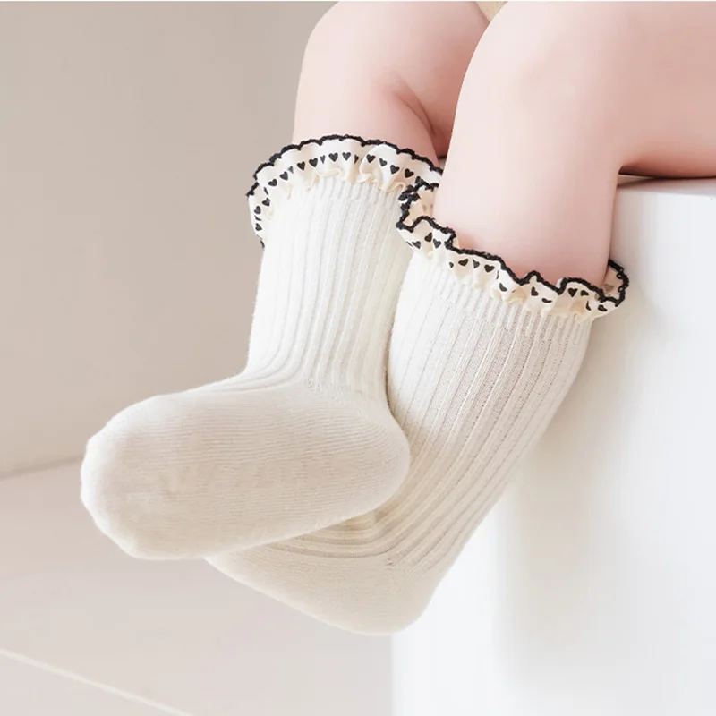 Calcetines de otoño para niñas, calcetines de algodón peinado con encaje de corazón de princesa, calcetines antideslizantes para recién nacidos, accesorios para niños pequeños de 0 a 3 años