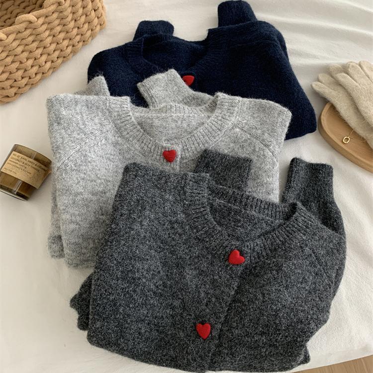 Cardigan de malha de lã cinza profundo para mulheres no outono inverno, macio e pegajoso, quente, mangas de ombro com fivela de amor
