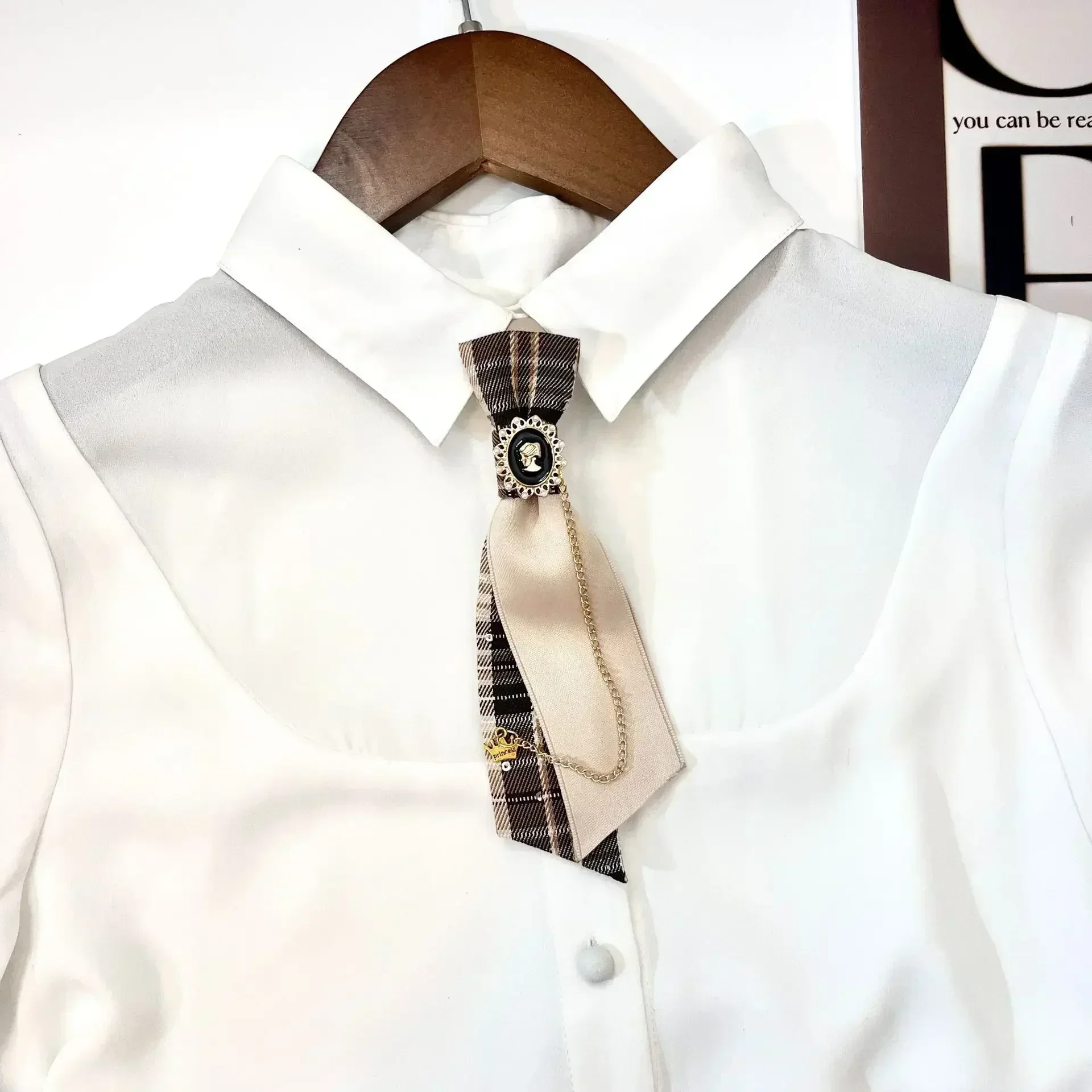 Vintage Bow Tie ผู้ชายผู้หญิงสไตล์วิทยาลัยเสื้อสูทอุปกรณ์เสริม Handmade ริบบิ้น Rhinestone คอดอกไม้ Ties