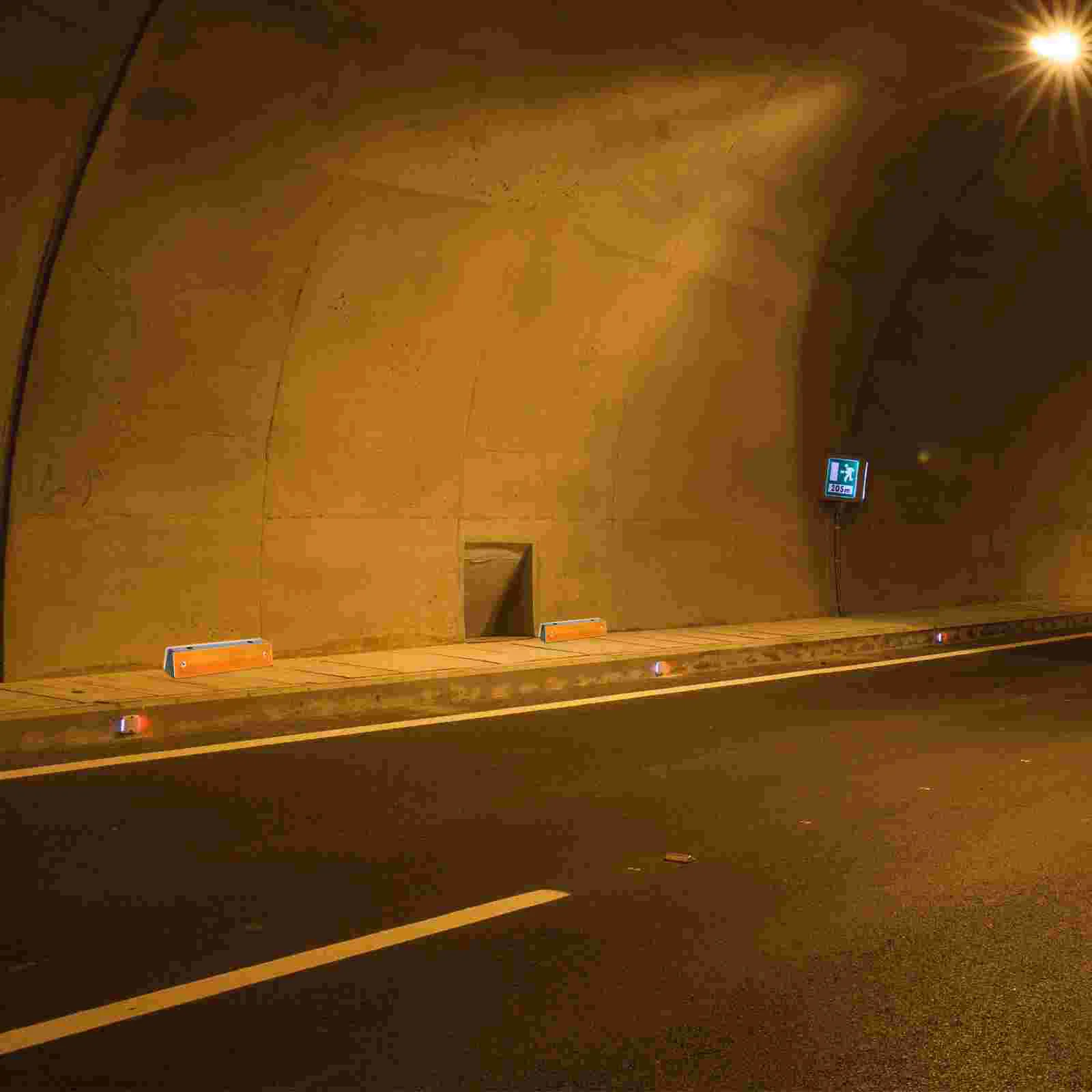 4 Pcs Double Sided Rectangular Reflective Markers Long Shape Outline Road Indicators Driveway Pavement Markers Reflectors