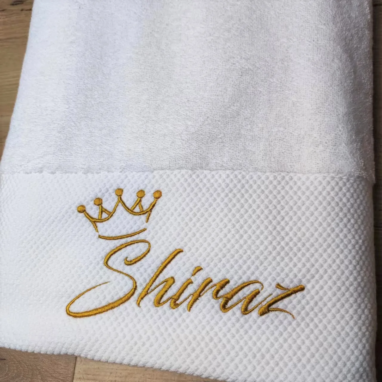 Toalla personalizada en 10 colores, toallas pesonalizadas bordadas, corona con nombre, logotipo de salón de belleza para Spa, toalla blanca, color negro, morado, rosa