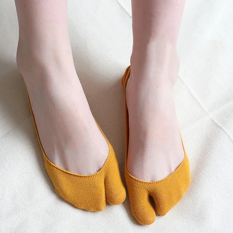 Calcetines de dos dedos para mujer, calcetín de barco Invisible fino antideslizante de corte bajo, calcetines Tabi de algodón transpirables sólidos, cómodos