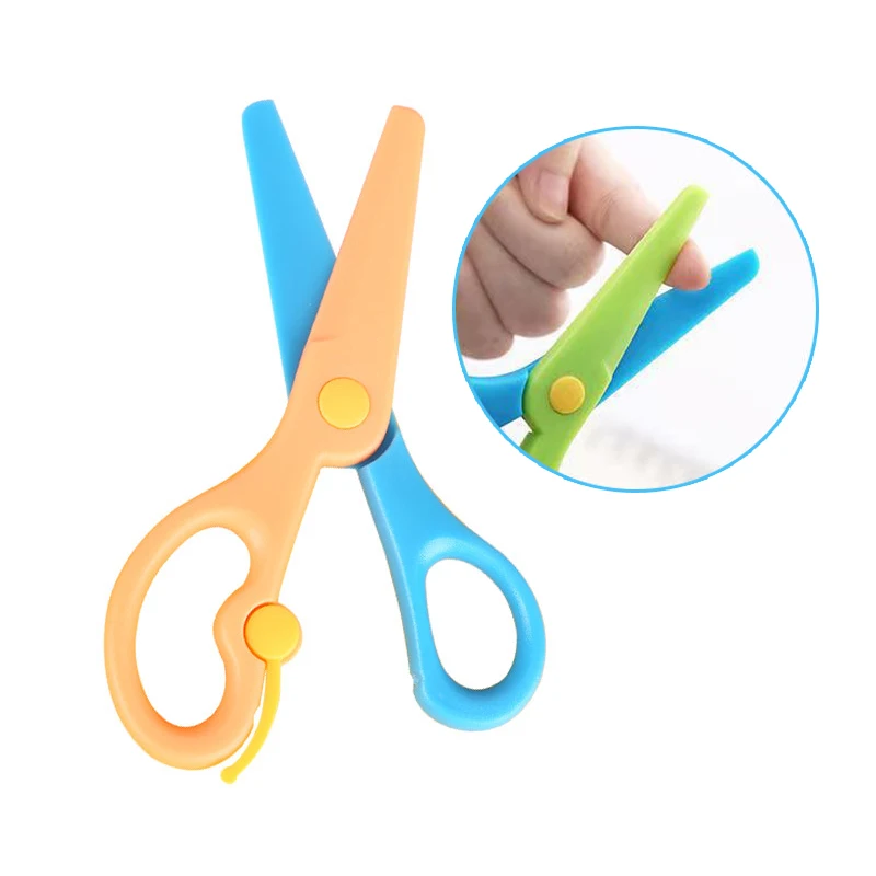 1Pcs New 137mm Mini Safety Round Head Plastic Scissors Student Kids Paper Cutting Minions Supplies for Kindergarten School