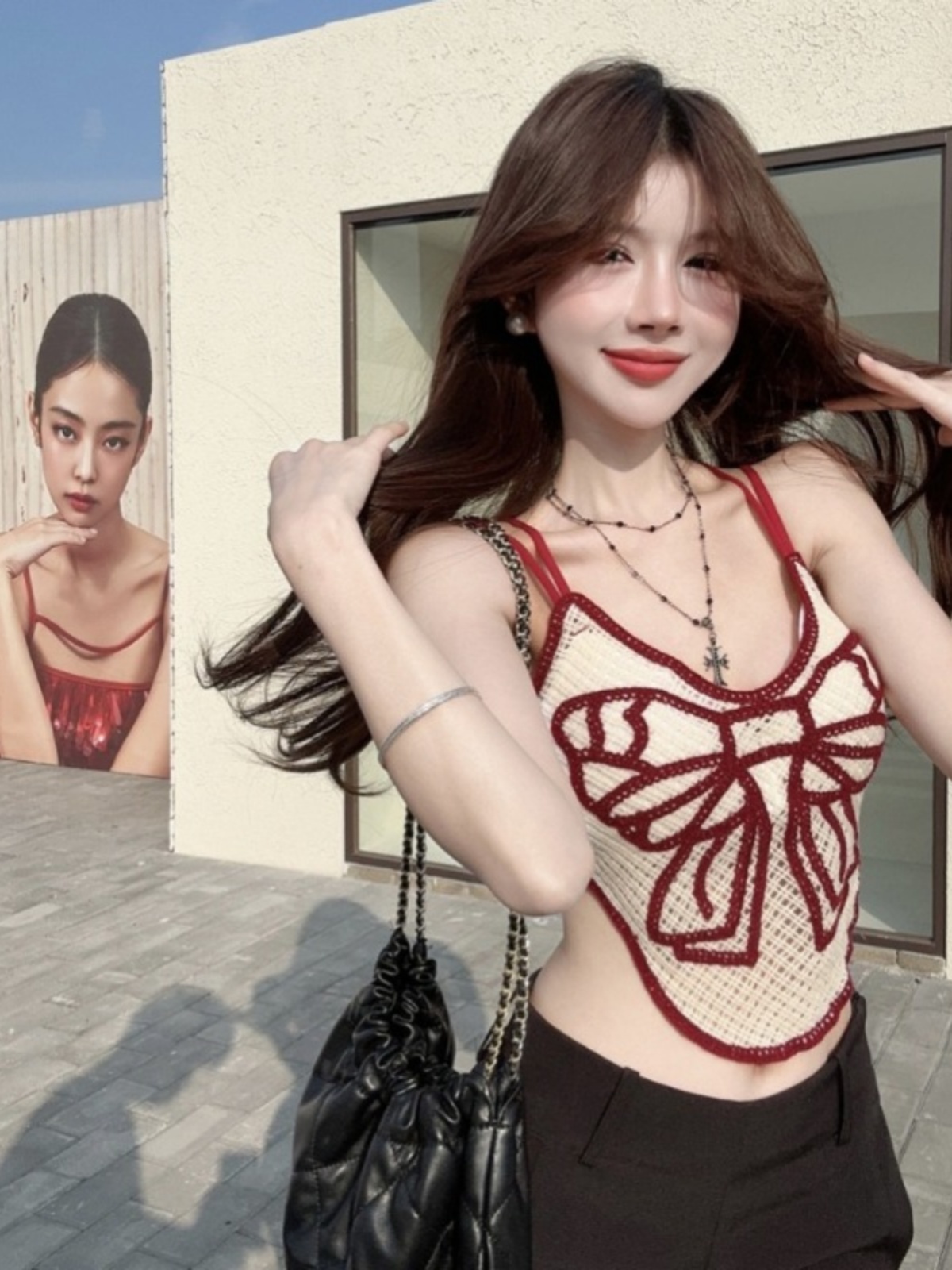 夏の女性のセクシーな背中の開いたトップ胸パッドストラップレスベスト不規則なデザインのインナーとアウターウェアバタフライノットベルト