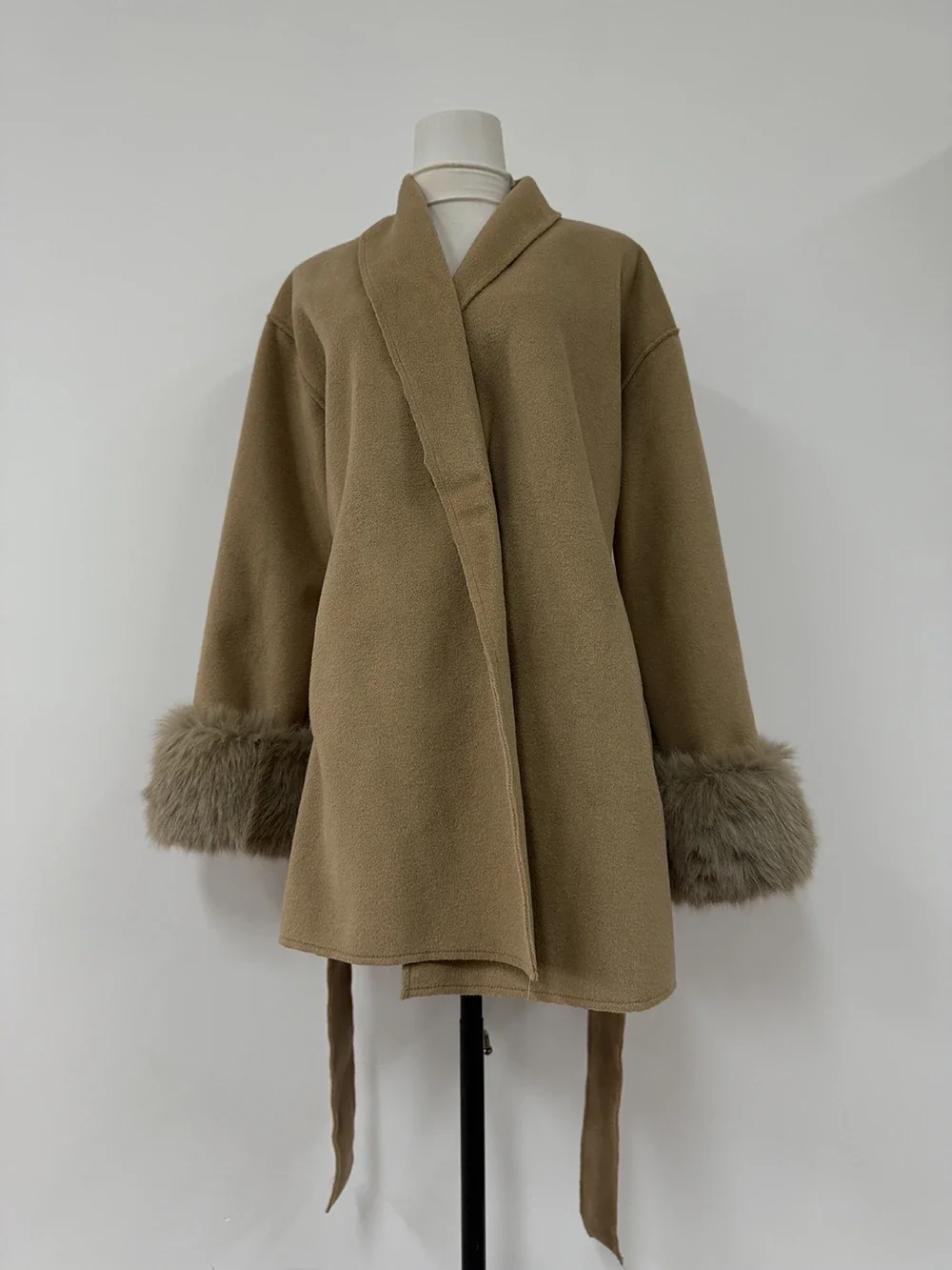 Damen-Mantel mit kurzer Taille, kleiner doppelseitiger Kaschmir-Fuchs-Wollmantel, Festlandchina, Wintermode, Freizeitjacken für Damen