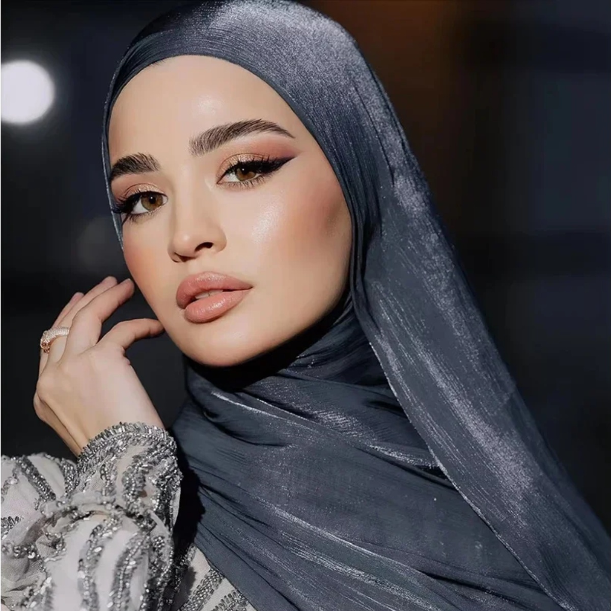 Großhandel Premium Schimmer Seide Satin Hijab Schal Frauen Luxus Medine Seide Schleier Muslimische Frauen Hijab Glänzenden Schal frauen Schals