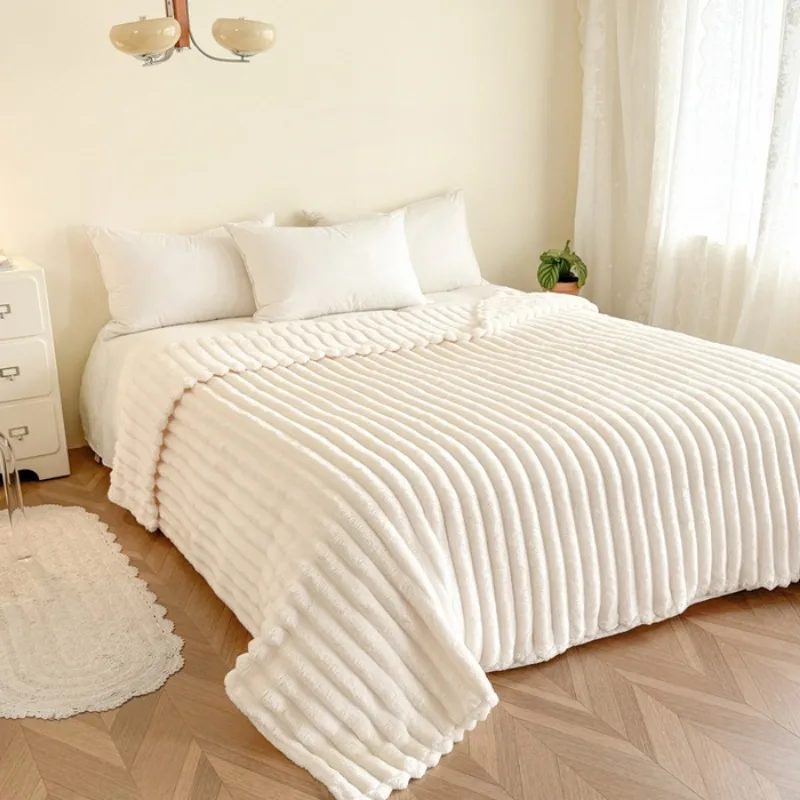 2025 New Solid Color Rabbit Plush Blanket Nap Office Blanket Coral Plush Warm Flannel Blanket