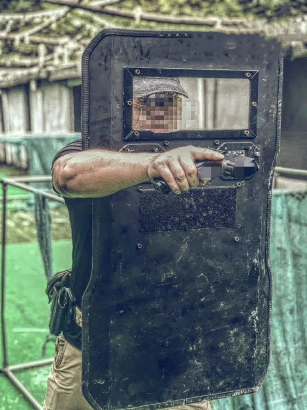 High-strength ABS impact-resistant Flash Shield Live CS Riot Shield cos Shield prop equipment can be customized