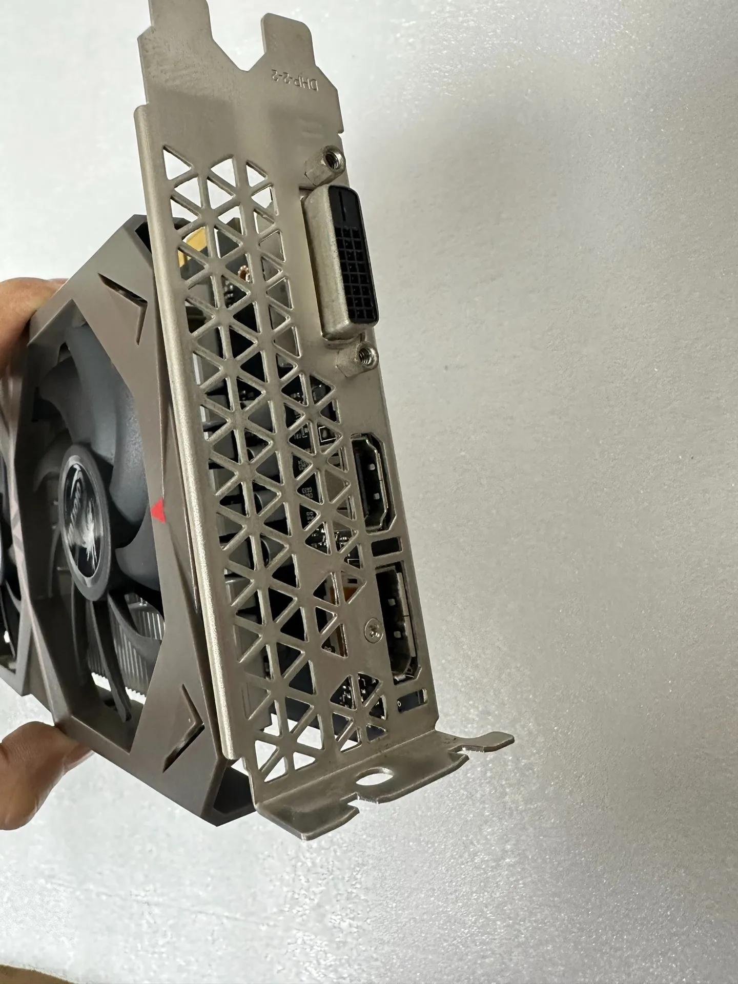 유명 브랜드-Netchi GTX1050Ti+4GD5 그래픽 카드, 전기 버전, 듀얼 팬 디자인, 안정적인 성능(테스트 및 배송)