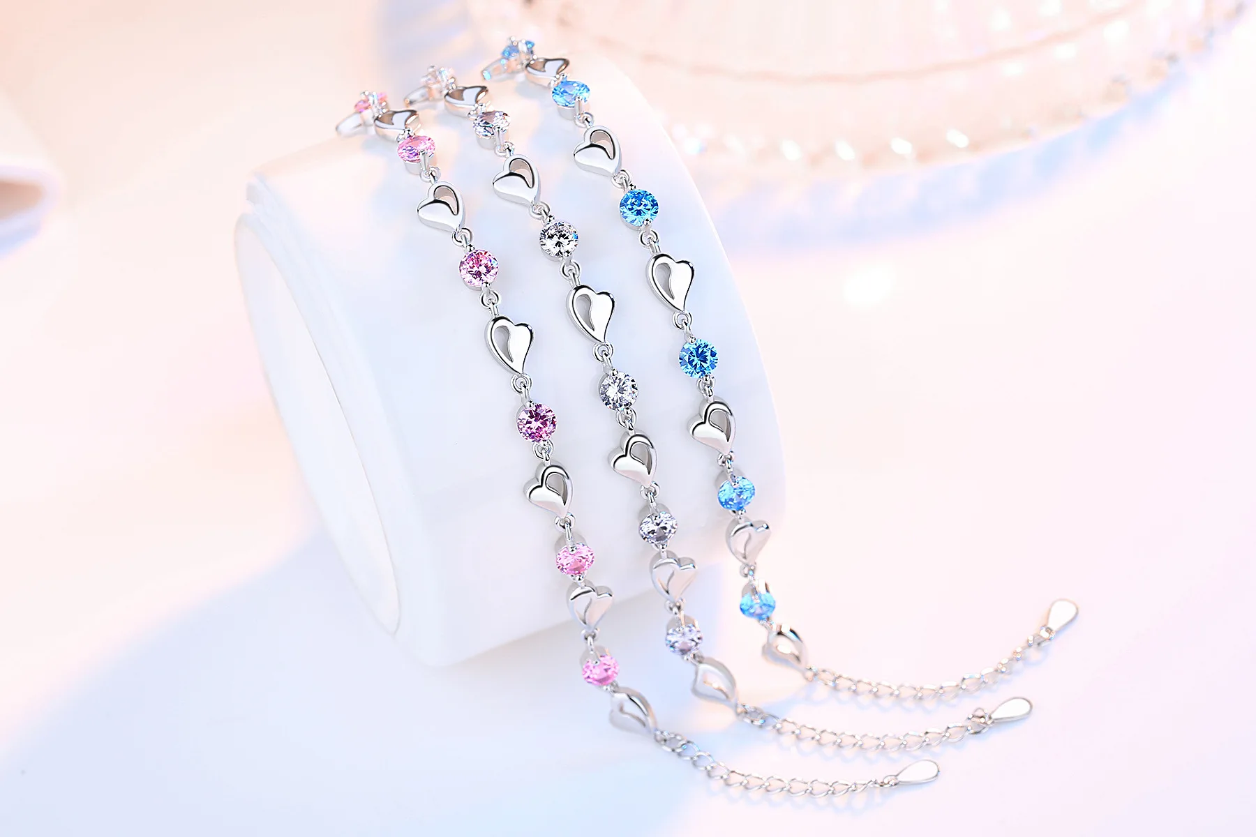 คุณภาพสูง Retro สร้อยข้อมือหัวใจงานแต่งงานรูป Cubic Zirconia