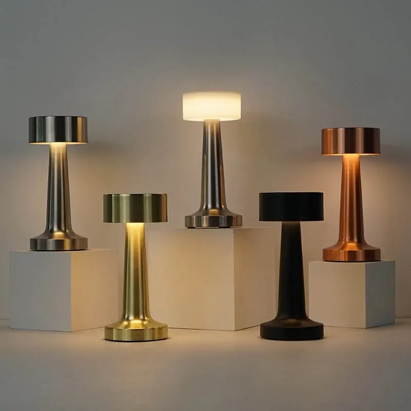 Lampada da tavolo a LED Retro Bar Touch Dimmerabile 3 colori ricaricabile da pranzo Luce notturna da tavolo per lampada da scrivania vintage Decorazione da bar