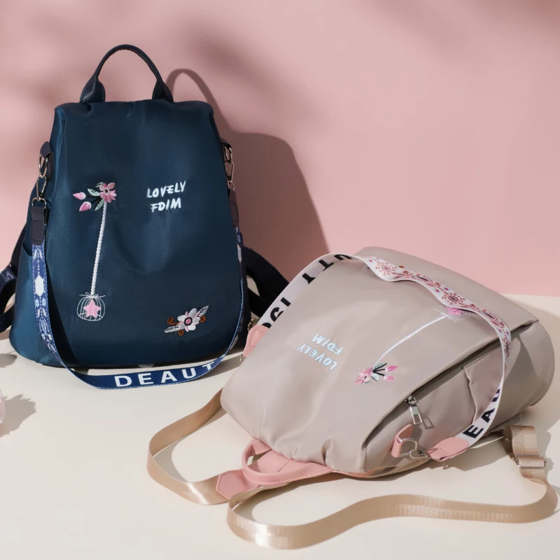 Zaini da uomo e da donna di grande capacità con spallacci regolabili e tasche multiple, perfetti per i pendolari e i viaggi