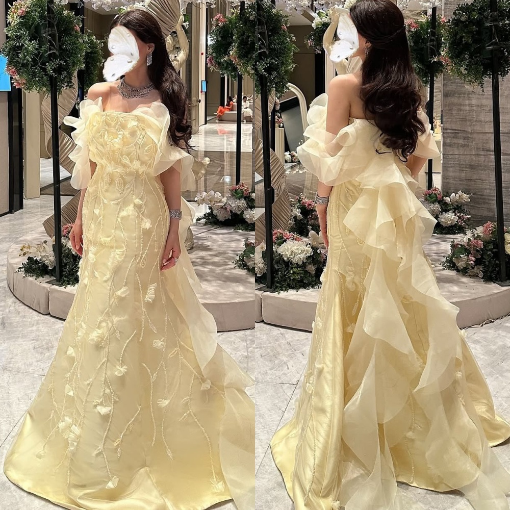 Maßgeschneiderte, hochwertige, passende Charmeuse-Kleider mit handgefertigten Blumenfalten, A-Linie, trägerlos, lange Kleider, maßgeschneiderte Anlasskleider, elegant